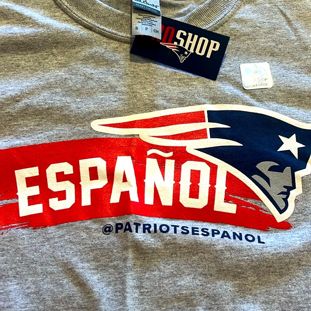 Patriots football pro shop T shirt Espanol Spanish New England Pats tee Small